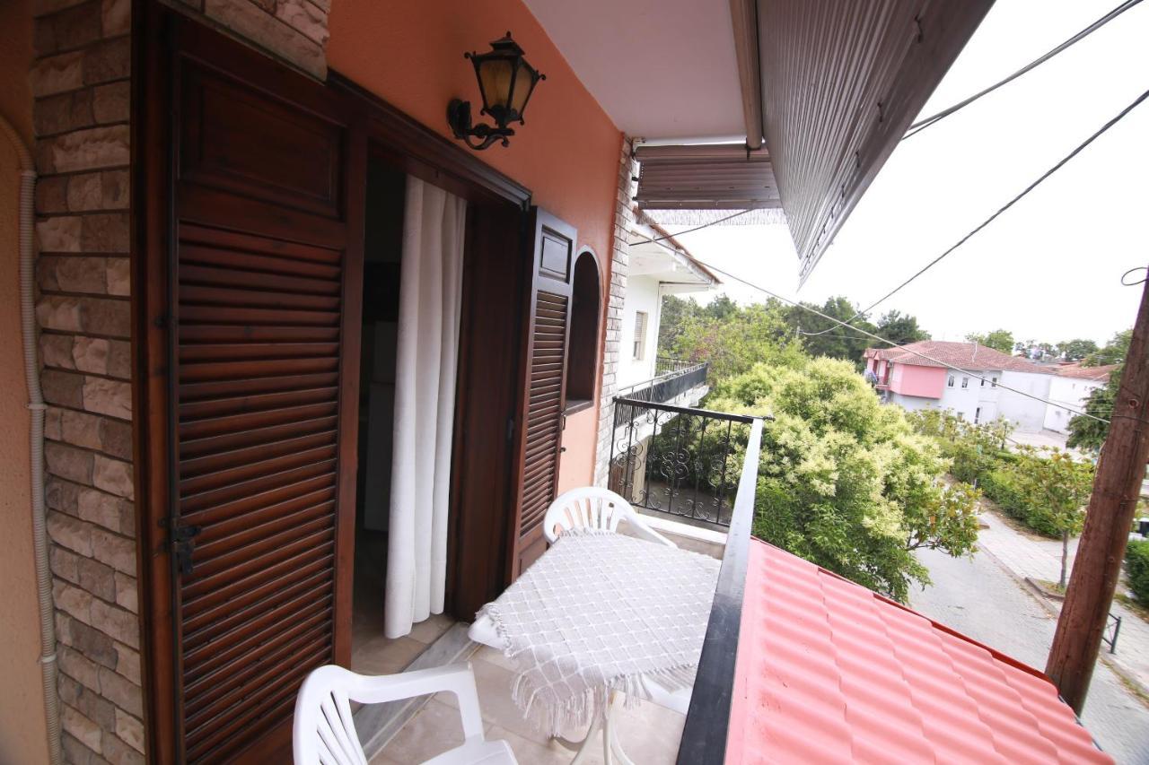 Giotis Apartments เลปโตการายา ภายนอก รูปภาพ