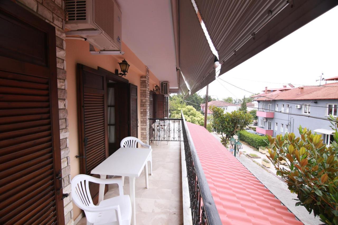 Giotis Apartments เลปโตการายา ภายนอก รูปภาพ