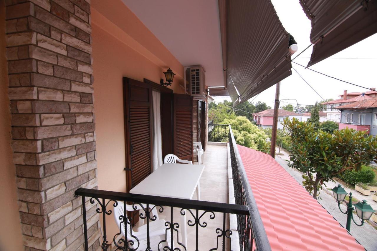 Giotis Apartments เลปโตการายา ภายนอก รูปภาพ