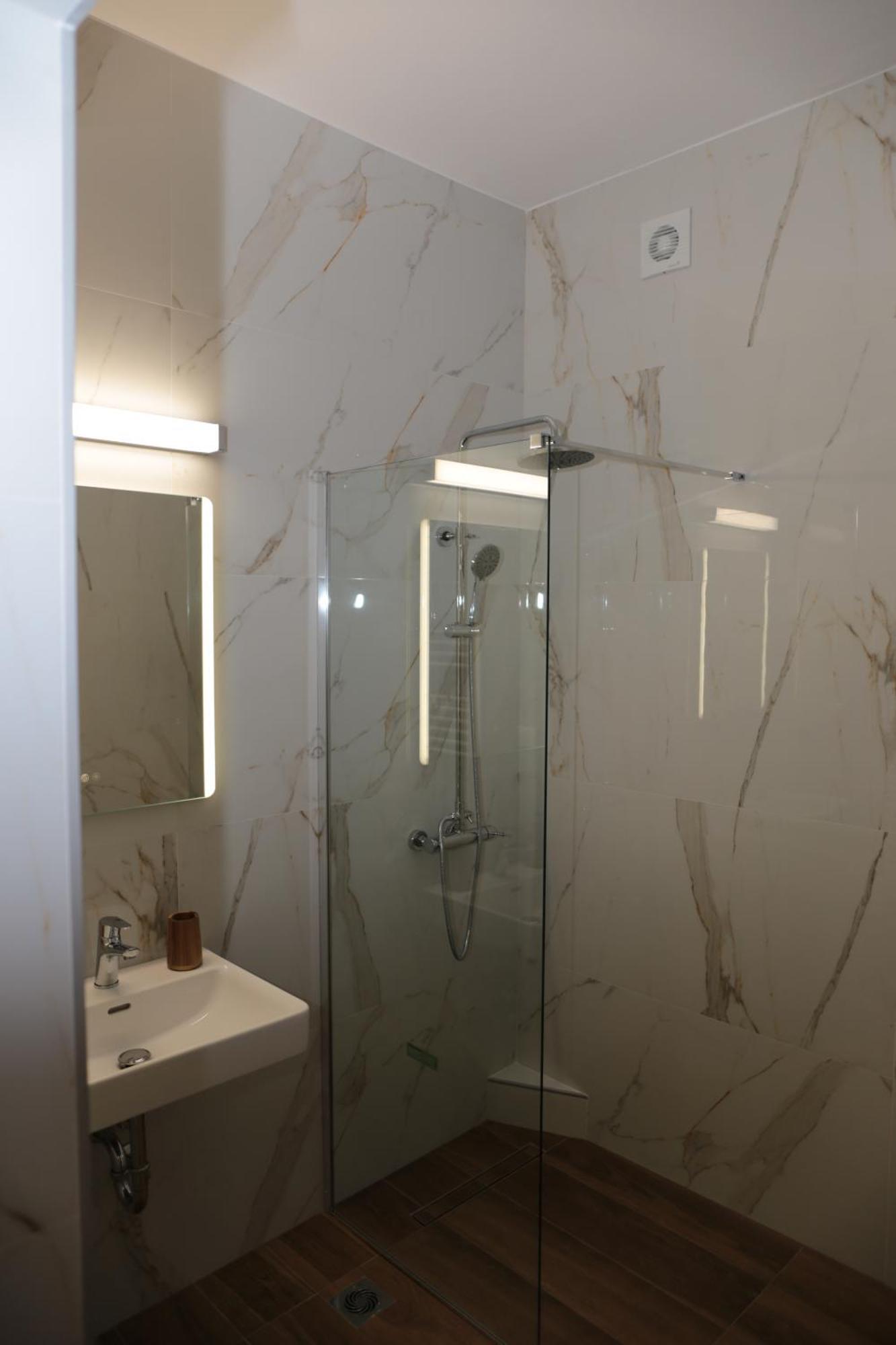 Giotis Apartments เลปโตการายา ภายนอก รูปภาพ